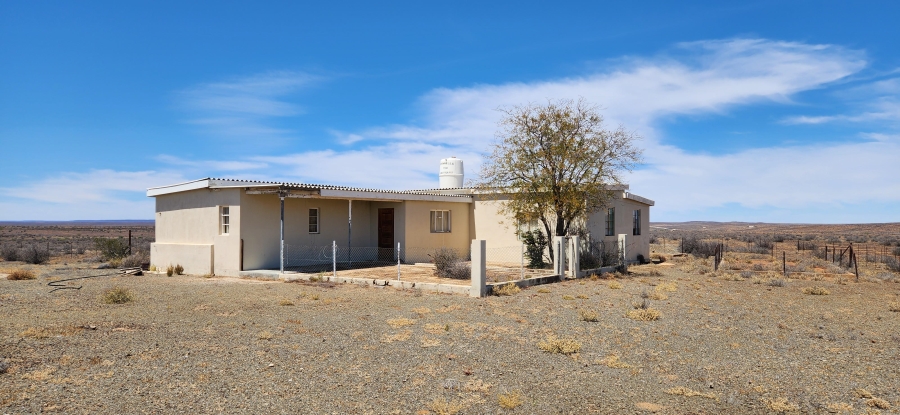 2 Bedroom Property for Sale in Loeriesfontein Northern Cape